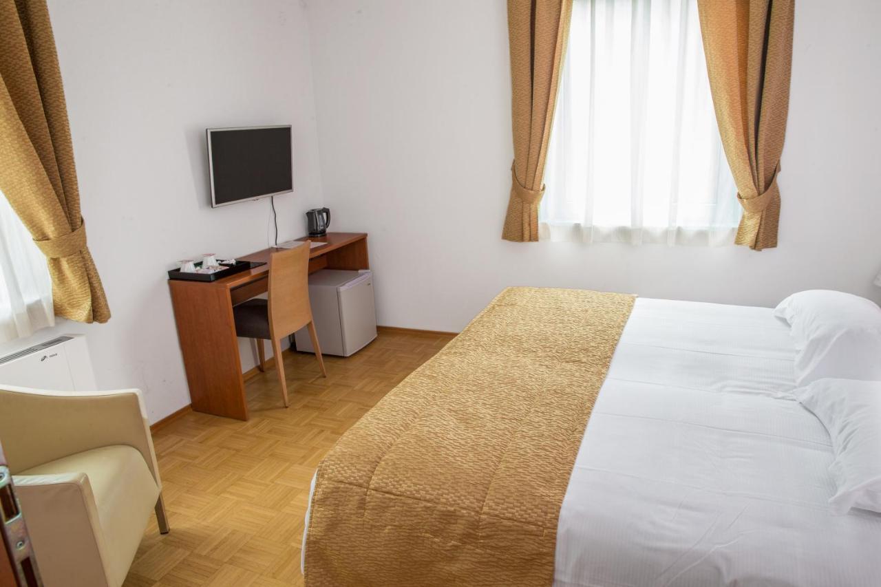 Guest Accommodation Primula 노바고리차 외부 사진